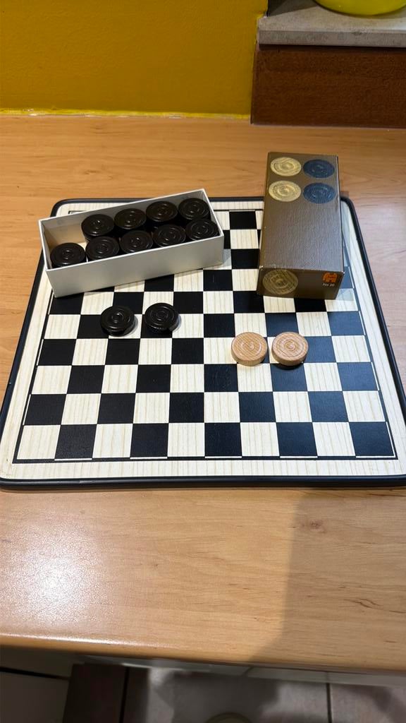 Houten dambord en dambord met dammen, Hobby en Vrije tijd, Ophalen of Verzenden, Zo goed als nieuw