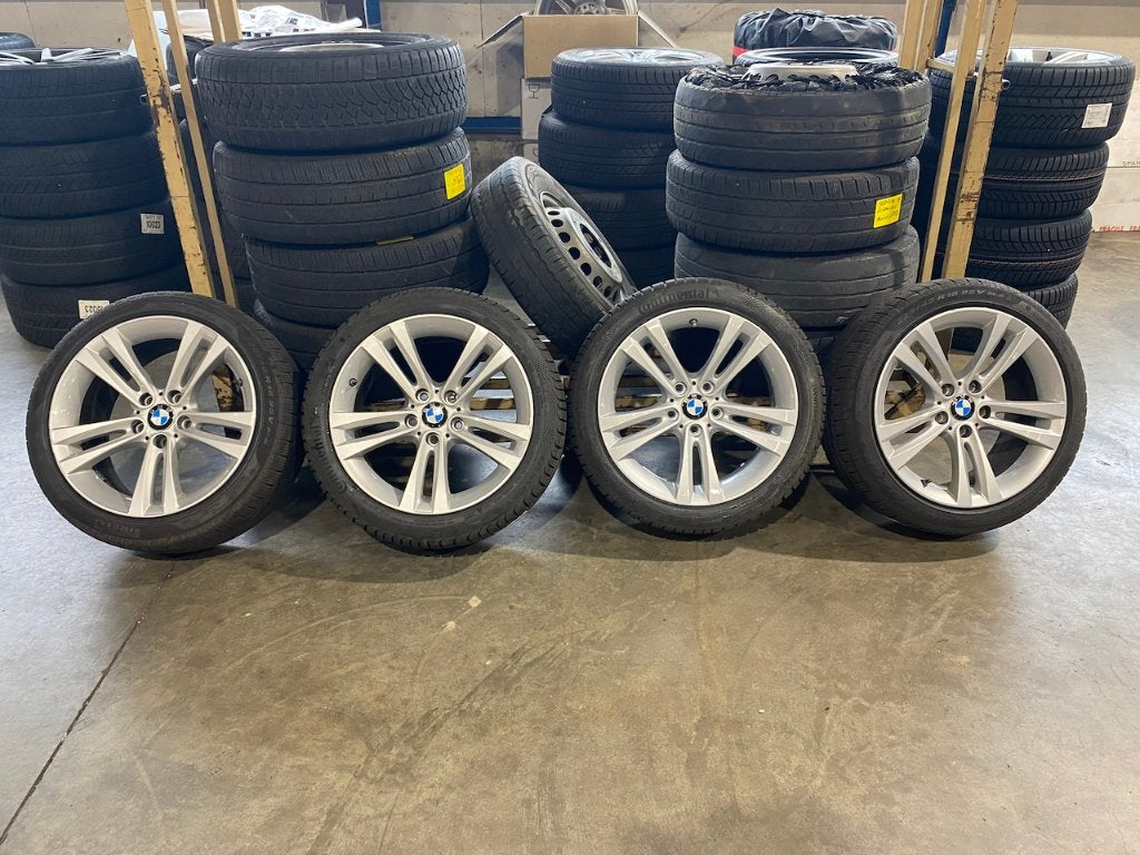Jeu de roues d'hiver BMW 18". Série 4, série 3 et autres BMW, Autos : Pièces & Accessoires, Pneus et Jantes, Pneus hiver, Véhicule de tourisme