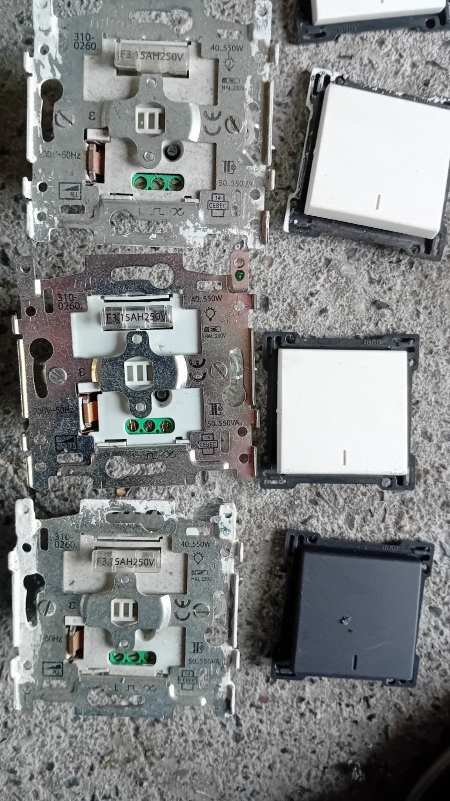 7 variateurs Niko utilisés. Blanc d'origine et 1 anthracite, Bricolage & Construction, Enlèvement ou Envoi, Comme neuf, Variateur