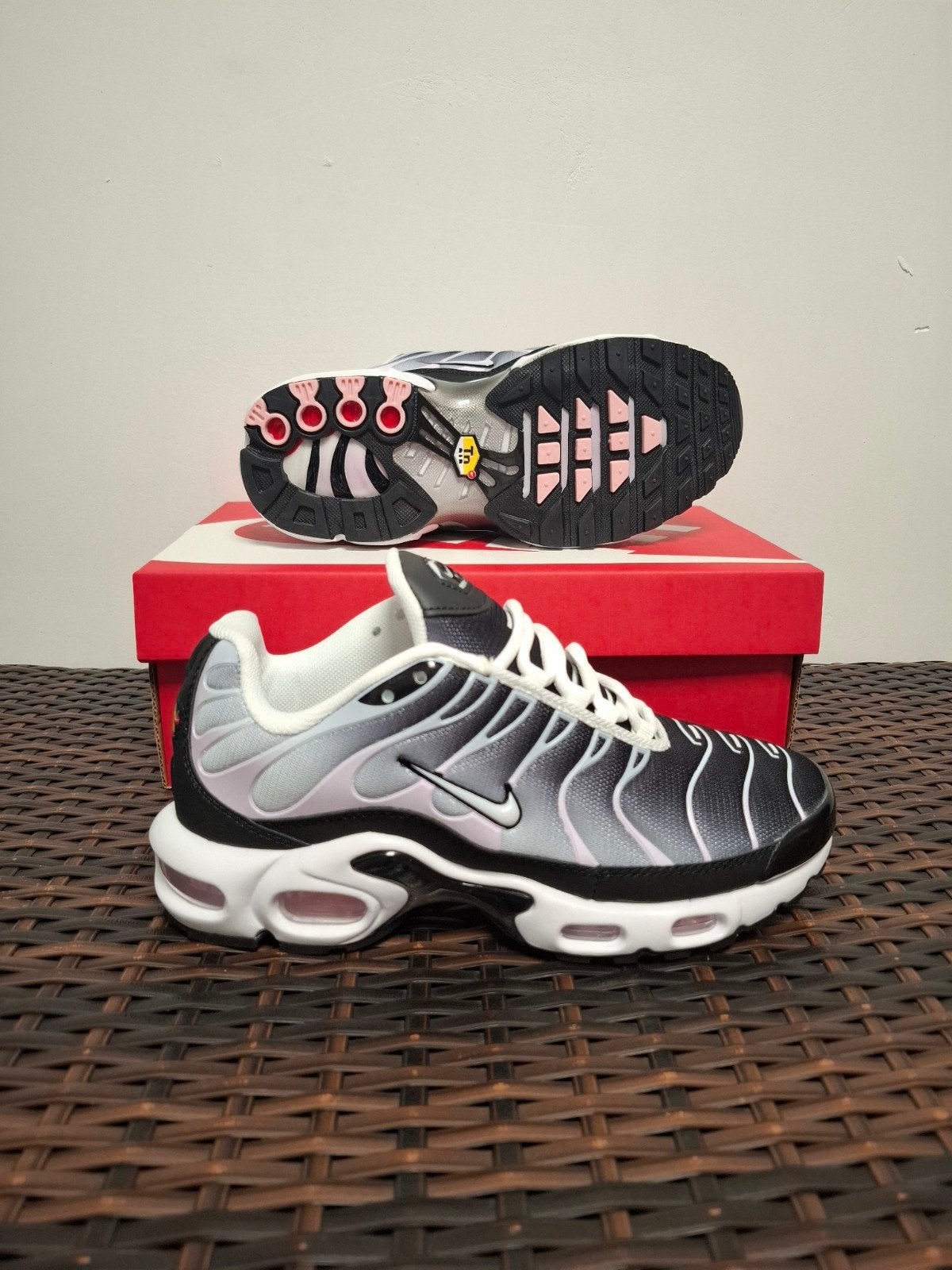 Nike Air Max Plus TN, Enlèvement, Neuf, Autres couleurs, Baskets
