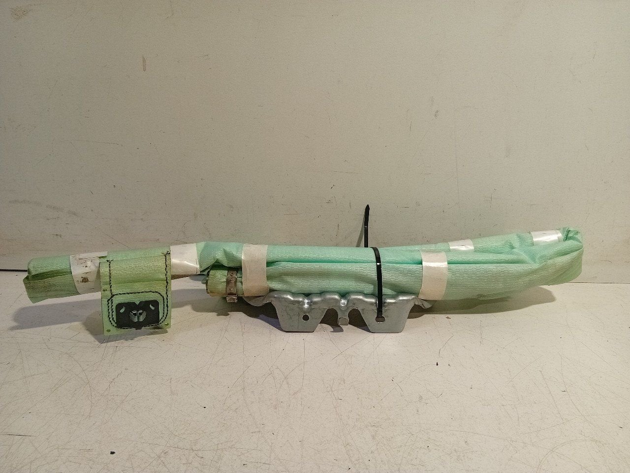 Gordijn airbag links Mercedes-Benz Vito, Onderdelen@venauto.nl, Van der Ven Autorecycling B.V., Ettenseweg 76, 4706 PB Roosendaal, The Netherlands