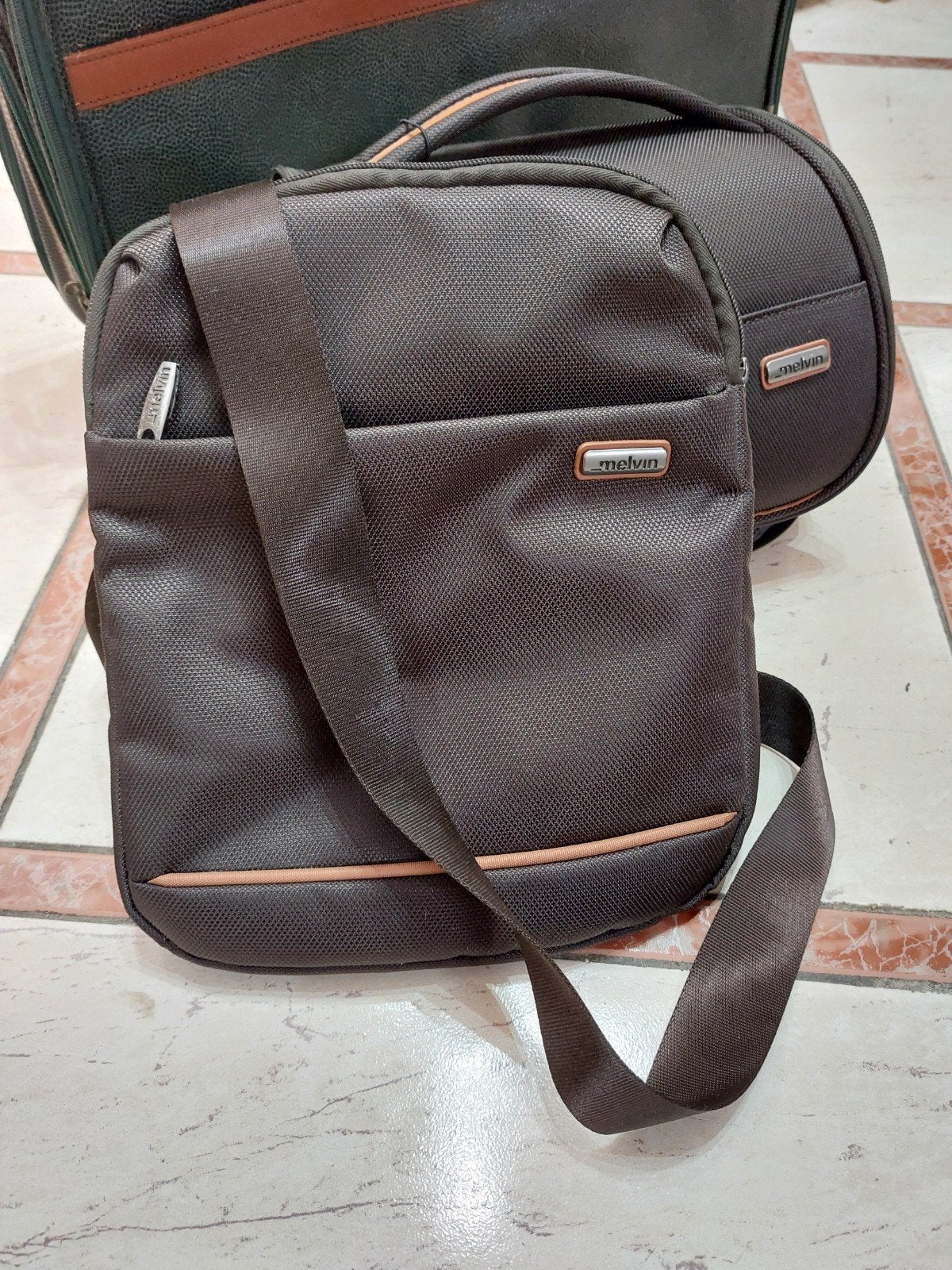 lot de cinq sacs de marque en état impeccable., Enlèvement ou Envoi, Comme neuf, Noir, Autres types