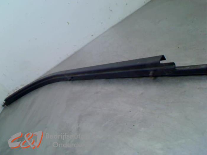 Rail porte coulissante droite d'un Peugeot Expert, -, 3 mois de garantie, Utilisé, -