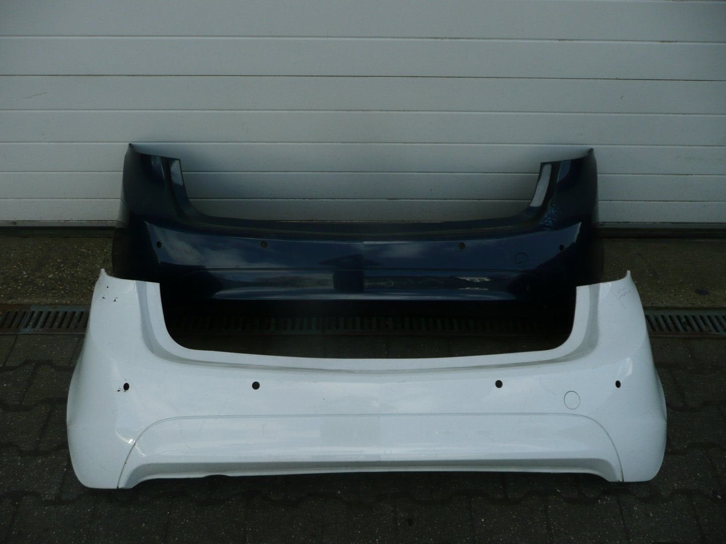 Opel Meriva B Bumper Achterbumper PDC Gaten 13267966, Auto-onderdelen, Gebruikt, -, -, Opel