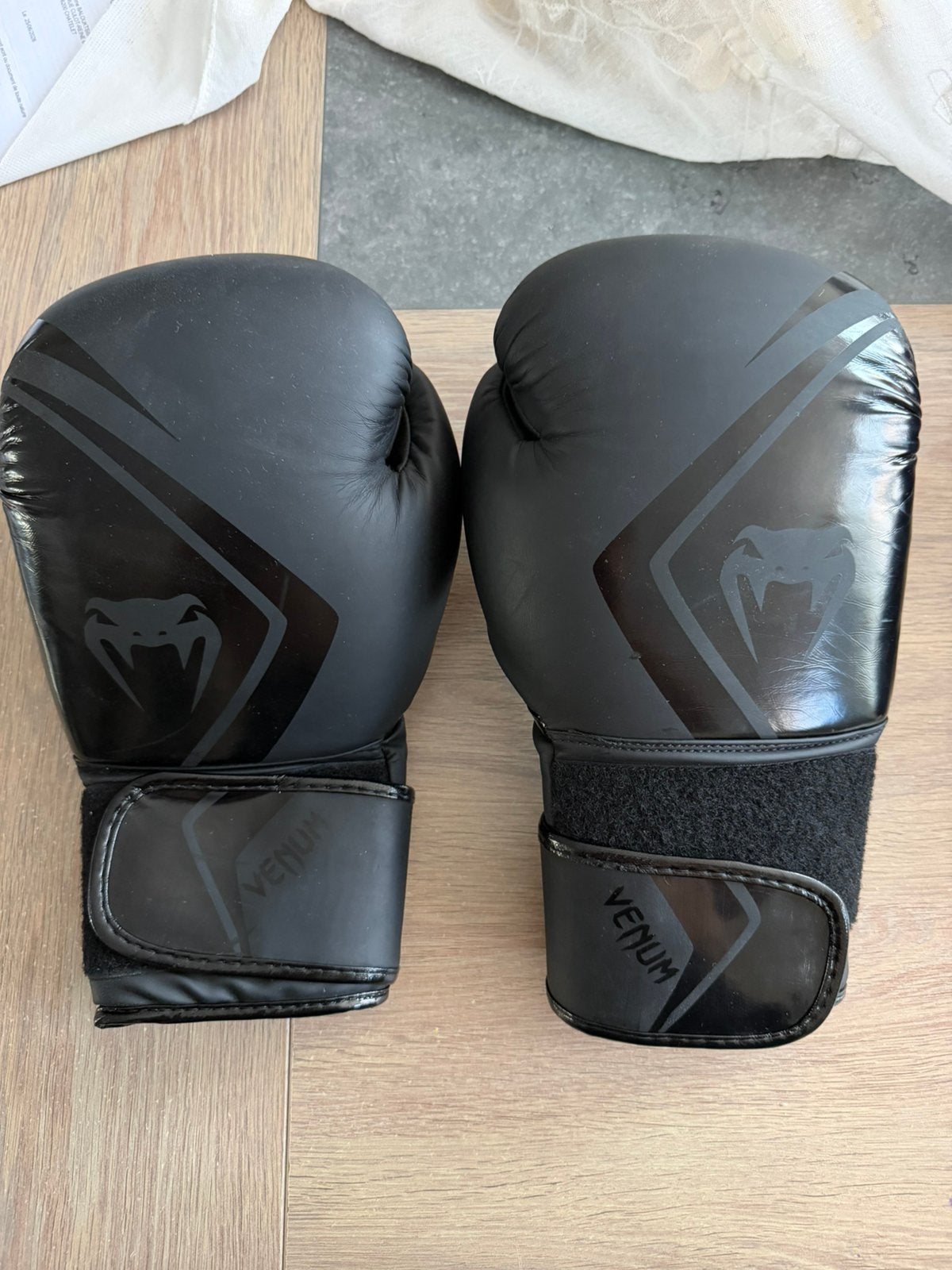 Gants venum ( voir description), Sport en Fitness, Ophalen, Zo goed als nieuw