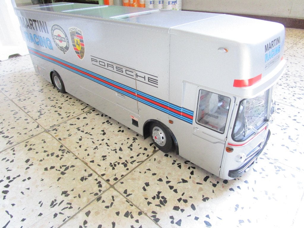 schuco porsche martini renntransporter 1:18, Enlèvement, Comme neuf, Autres types, Autres marques