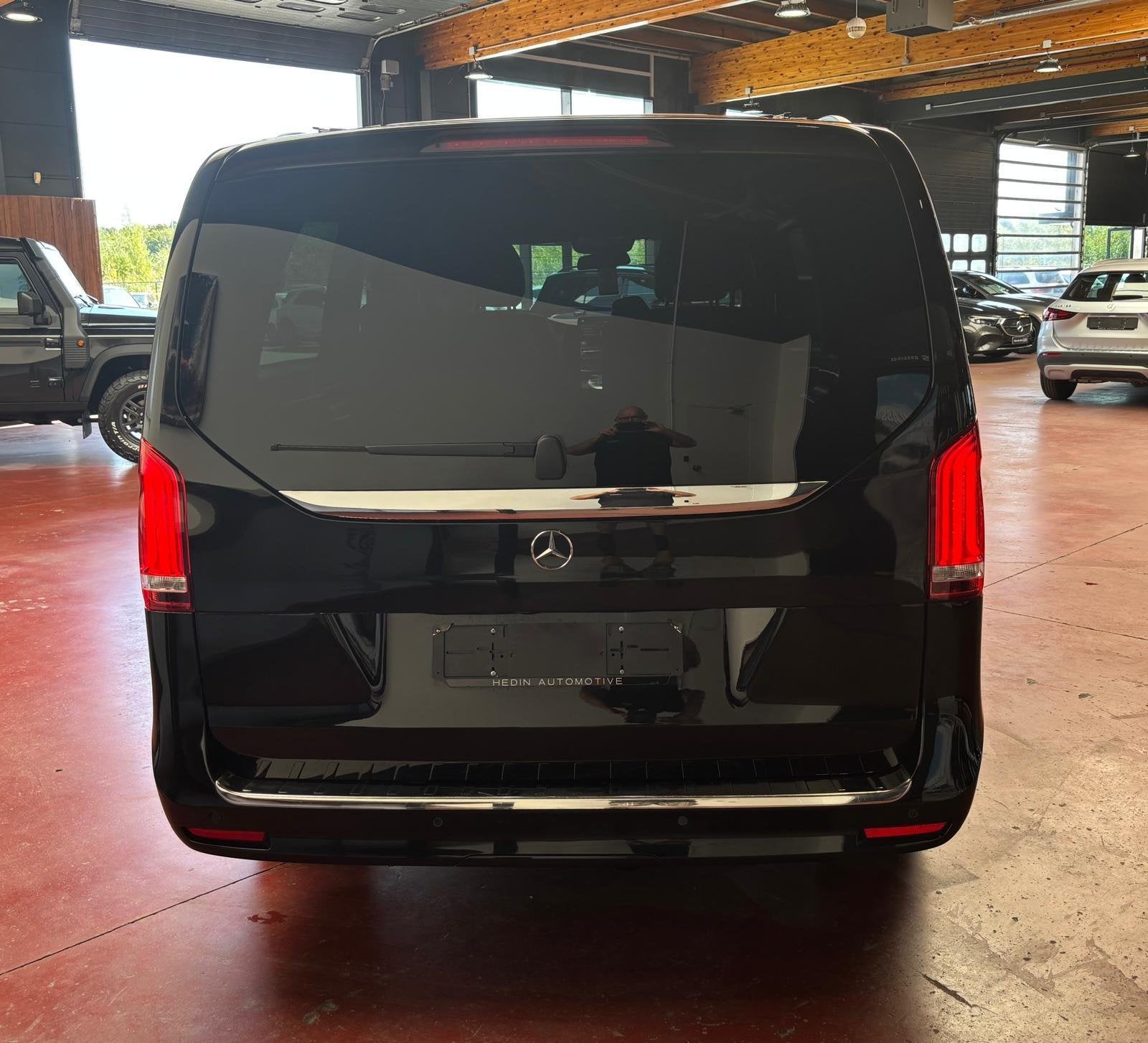 Mercedes-Benz V-Klasse 300 D L3 AMG Line 6 Zitplaatsen | Nig, Auto's, Automaat, Gebruikt, 4 cilinders, 2000 kg