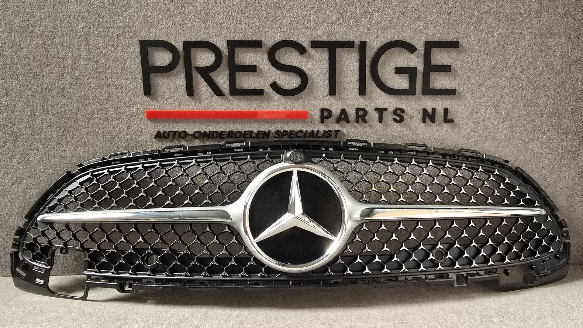 Grill Mercedes C Klasse W206 S206 A2068882100 AMG LINE GRILL, -, Utilisé, -, Avant