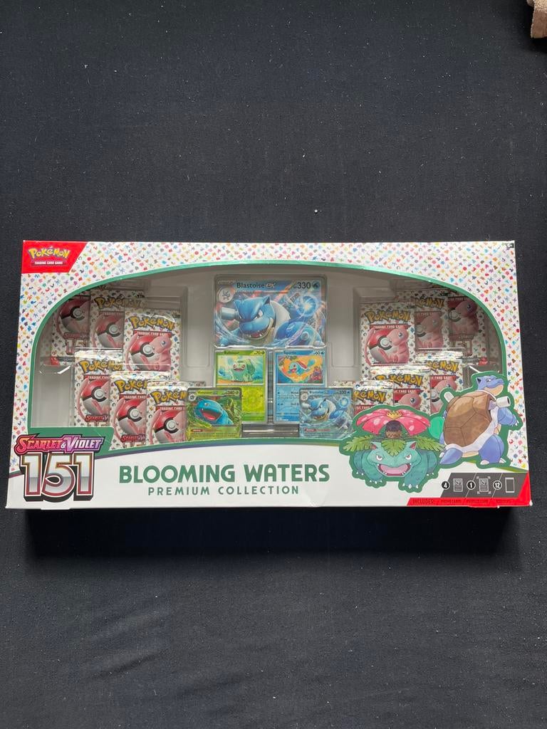 Pokemon blooming waters 151 premium collection, Ophalen, Zo goed als nieuw