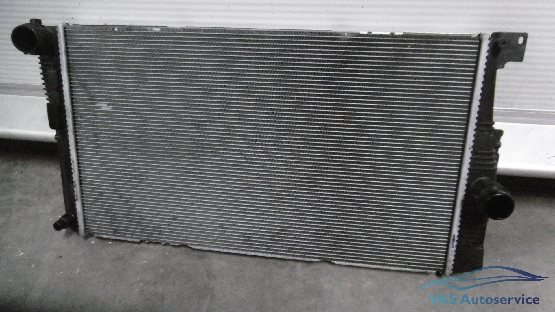 Radiator BMW  5-serie benzine N20  17 11 8 672 010, -, Origine de la pièce connue, Utilisé, -
