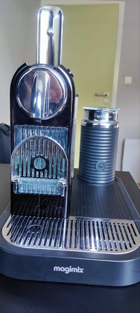 Magimix Nespresso Citiz & Milk Zwart - Werkt 100%, Ophalen, Espresso apparaat, Zo goed als nieuw, Koffiepads en cups