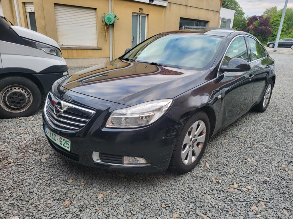 Opel Insignia 1.4 i / 166676 Km / Euro5 / Airco / 2863 €, Voorwielaandrijving, 1399 kg, 4 cilinders, Zwart