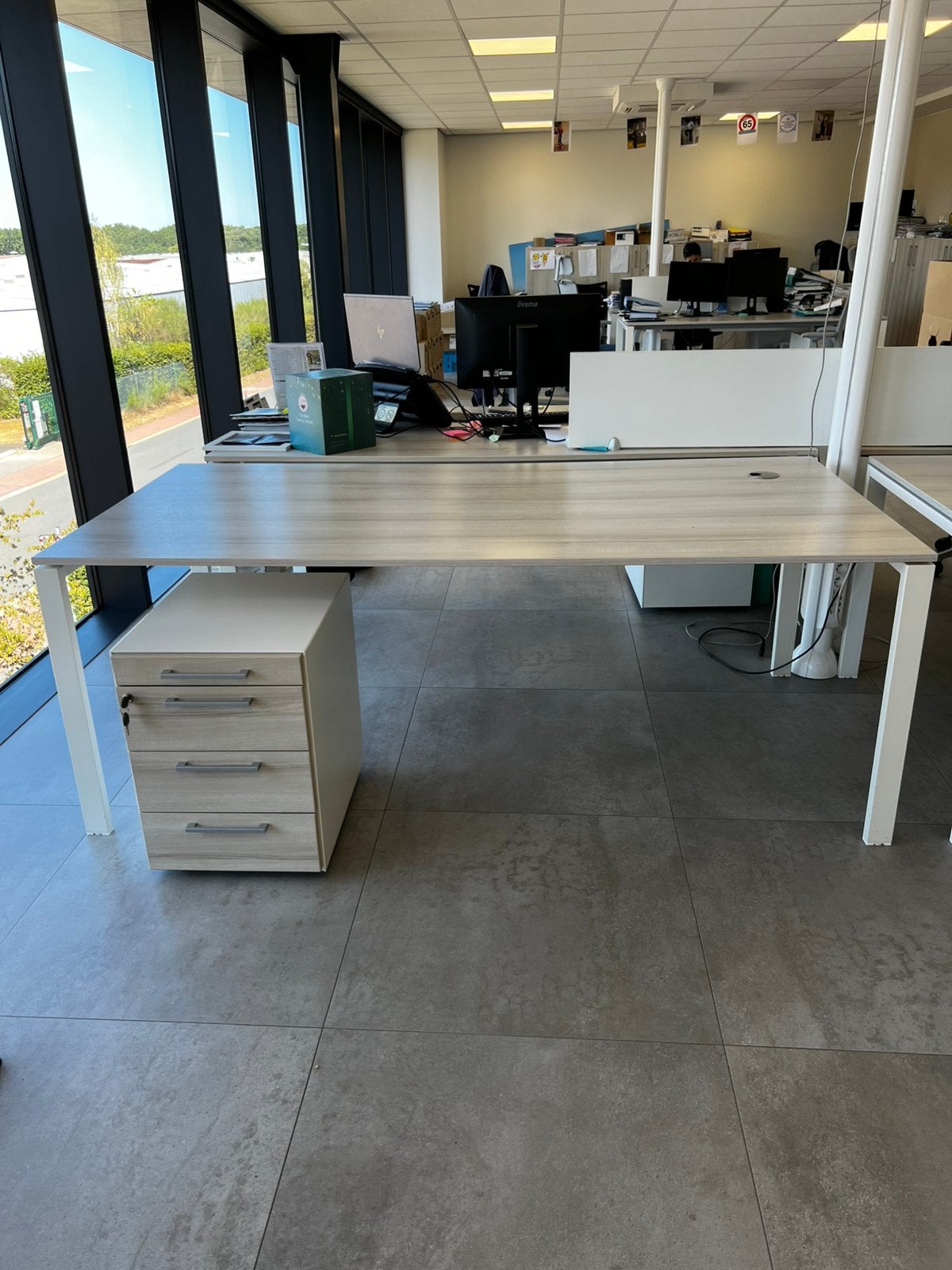 Bureau + ladekast, Huis en Inrichting, Ophalen, 75 cm of meer, Zo goed als nieuw, 3 of 4 laden