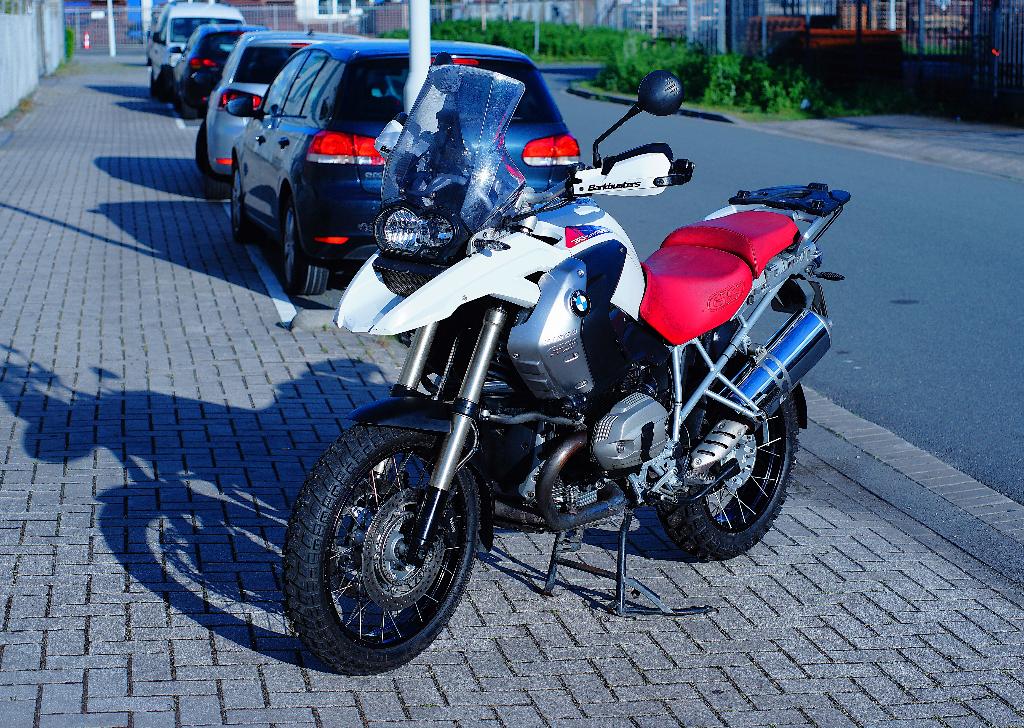 BMW R1200GS 2012 zeer compleet 65.000 km 2 wielsets BTW, Poignées chauffantes, Tourisme, Plus de 35 kW, 2 cylindres
