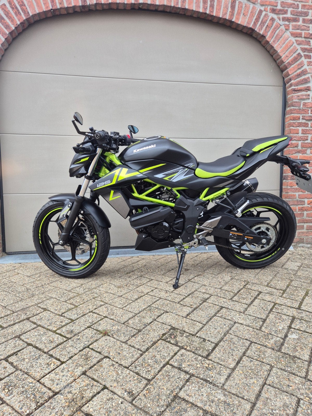kawasaki z125, Particulier