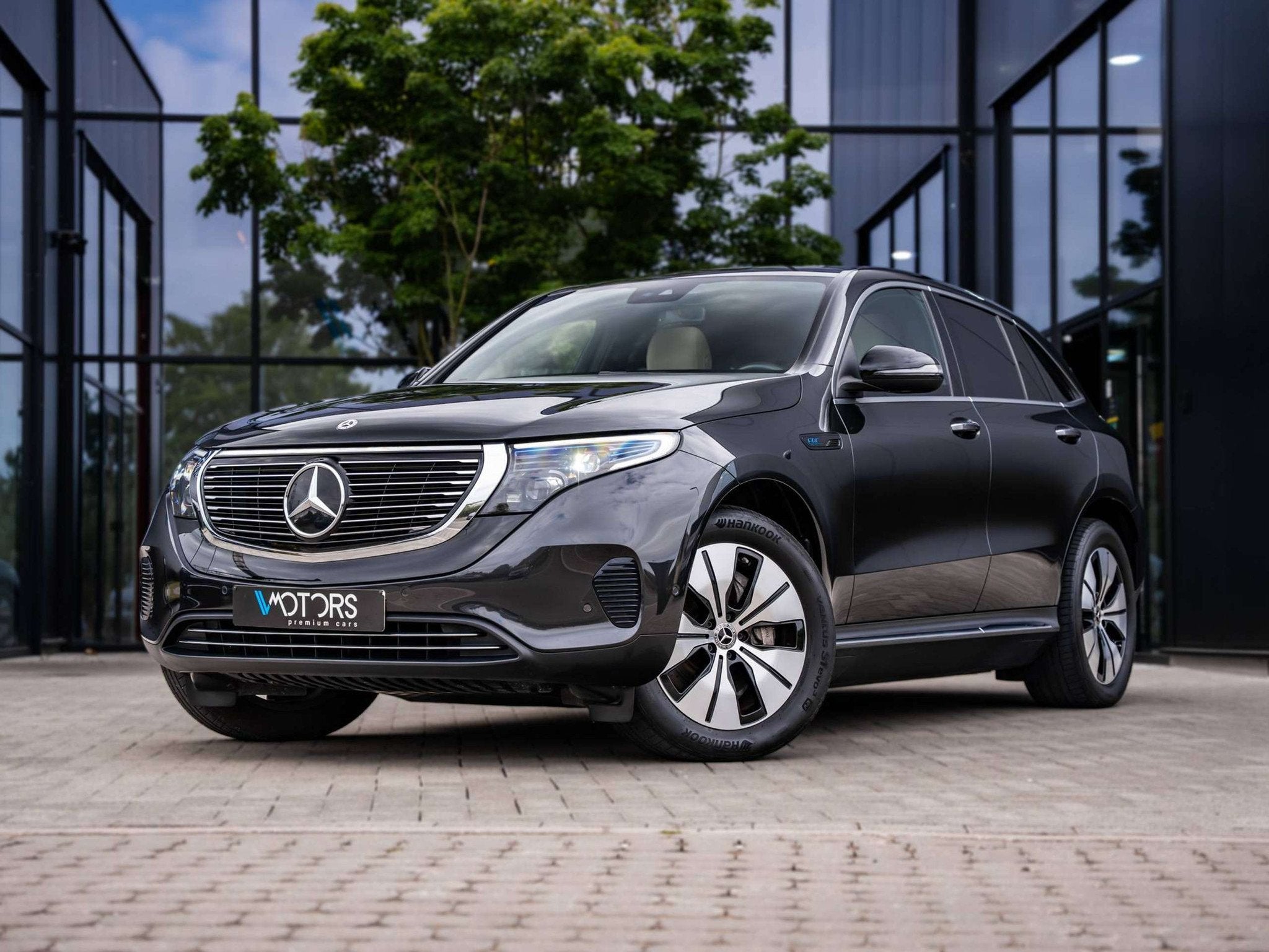 Mercedes-Benz EQC 400 4-Matic - Pano - Burmester - Trekhaak, Auto's, Automaat, Gebruikt, Beige, 408 pk