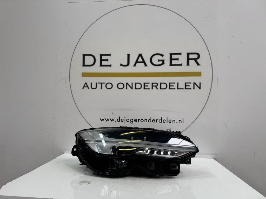 Phare avant droit LED pour Volvo S90 V90 VOL 32228311, Gunnar Engellaus vag 8
405 31  Gothenburg, SE, Info@volvocars.com, Volvo Car Corporation