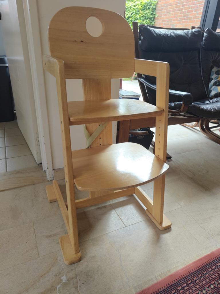Verstelbare houten kinderstoel, Ophalen, Gebruikt, Meegroeistoel, Gordel(s)