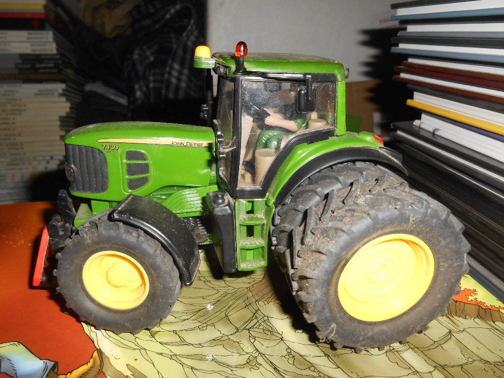 SIKU 1/32  John Deere 7430, Hobby & Loisirs créatifs, Enlèvement ou Envoi, SIKU