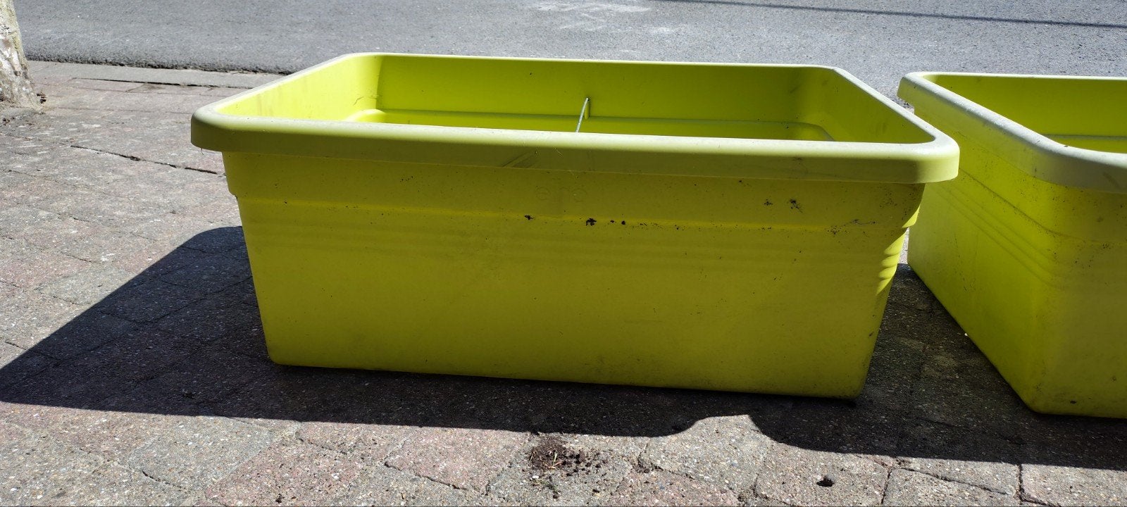 2 Bloem-/ plantenbakken van Elho met wieltjes, Tuin en Terras, Ophalen, Kunststof, Gebruikt, Balkon