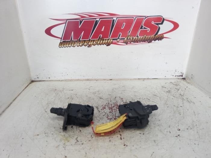 Commutateur combi colonne de direction d'un Renault Clio, -, Renault, -, 3 mois de garantie