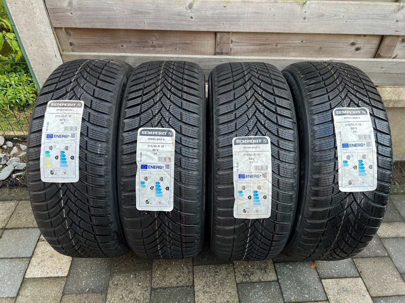 PNEUS D'HIVER INUTILISÉS NEUFS 215/50/R18, Autos : Pièces & Accessoires, Neuf, Véhicule de tourisme, Enlèvement, Pneus hiver