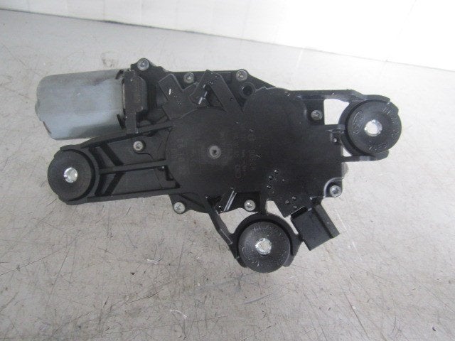 MOTEUR ESSUIE-GLACE ARRIÈRE Ford C-Max (DM2), Robert Bosch AG, Robert-Bosch-Allee 1
74232  Abstatt, DE, Engineering@bosch.com