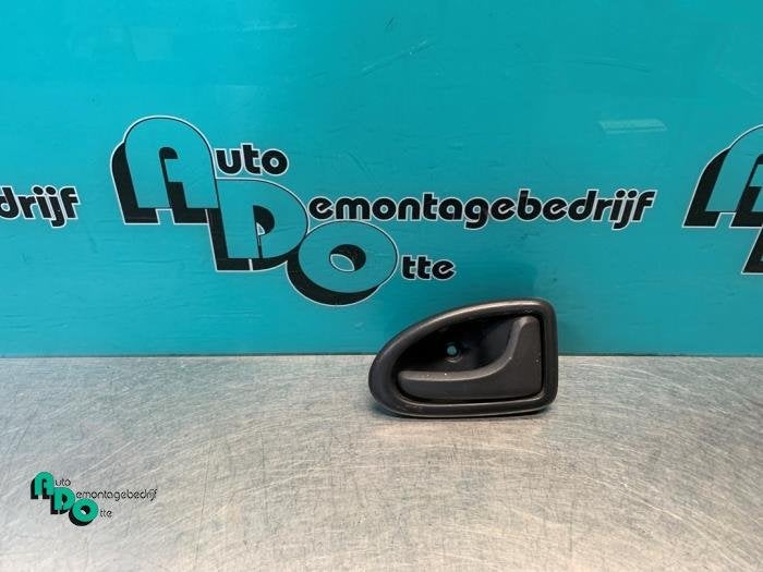 Poignée portière 2portes gauche d'un Opel Vivaro (Vivaro 0, -, Opel, 3 mois de garantie, Utilisé