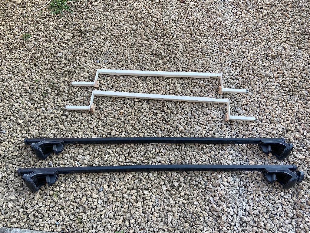 Thule squarebar evo 135cm + thule rapid system 757, Enlèvement, Utilisé
