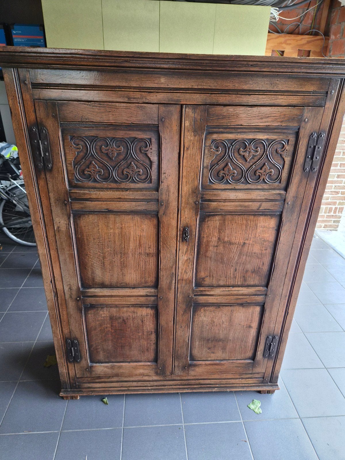 Franse antieke kast van rond 1750, Antiek en Kunst, Ophalen