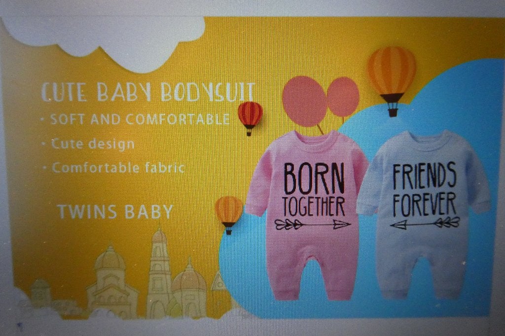 babykleding tweeling schattige grappige kruippakjes, Kinderen en Baby's, Babykleding | Overige, Ophalen, Zo goed als nieuw