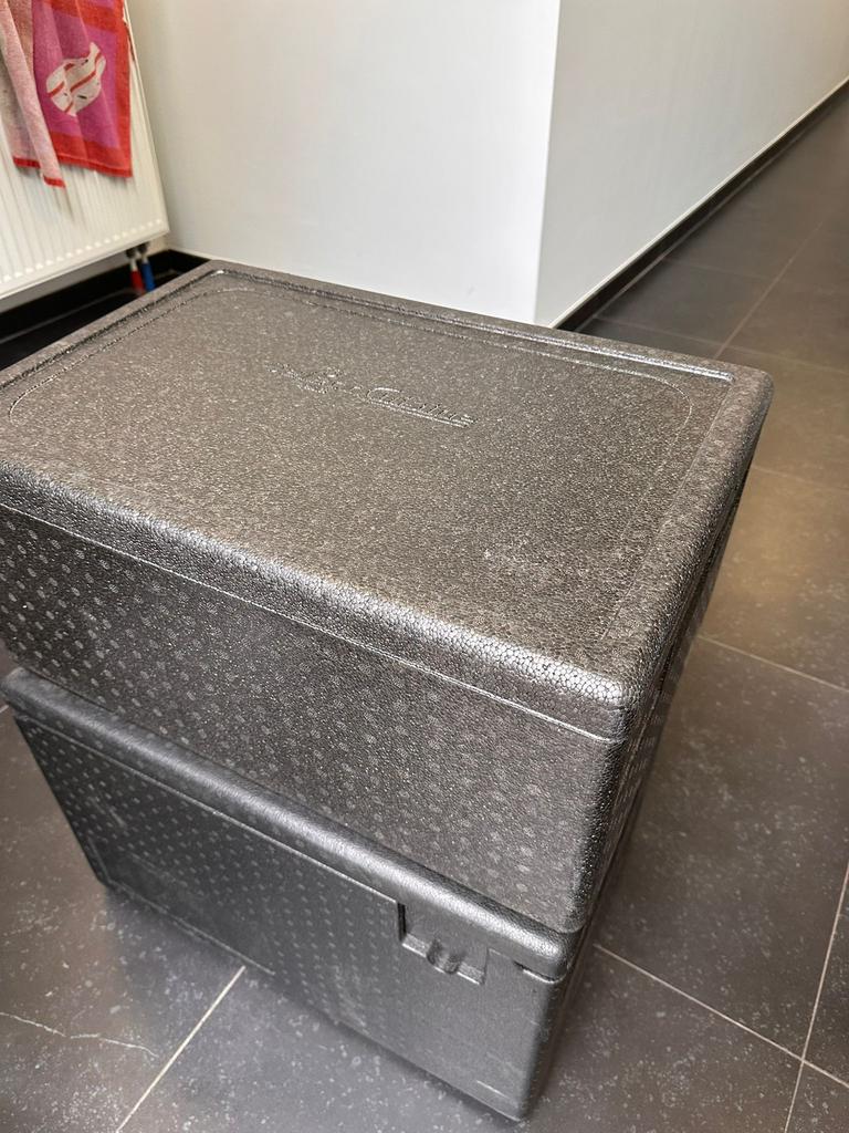 Zwarte thermoboxen, Ophalen, Zo goed als nieuw