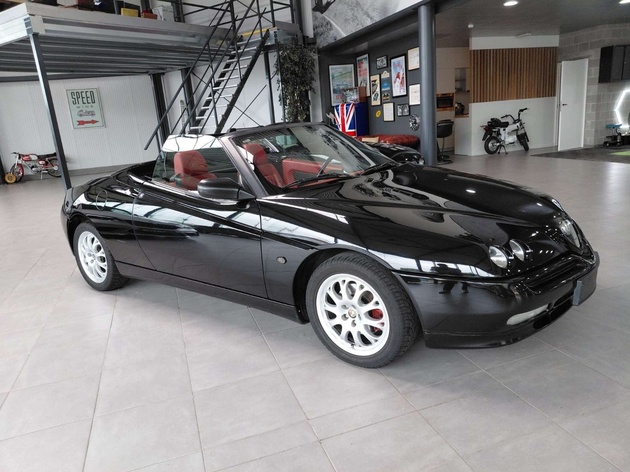 Alfa Romeo Spider 2.0i 16v TS Lusso TOPSTAAT. AIRCO., Auto's, Voorwielaandrijving, 114 kW, 1970 cc, Cabriolet