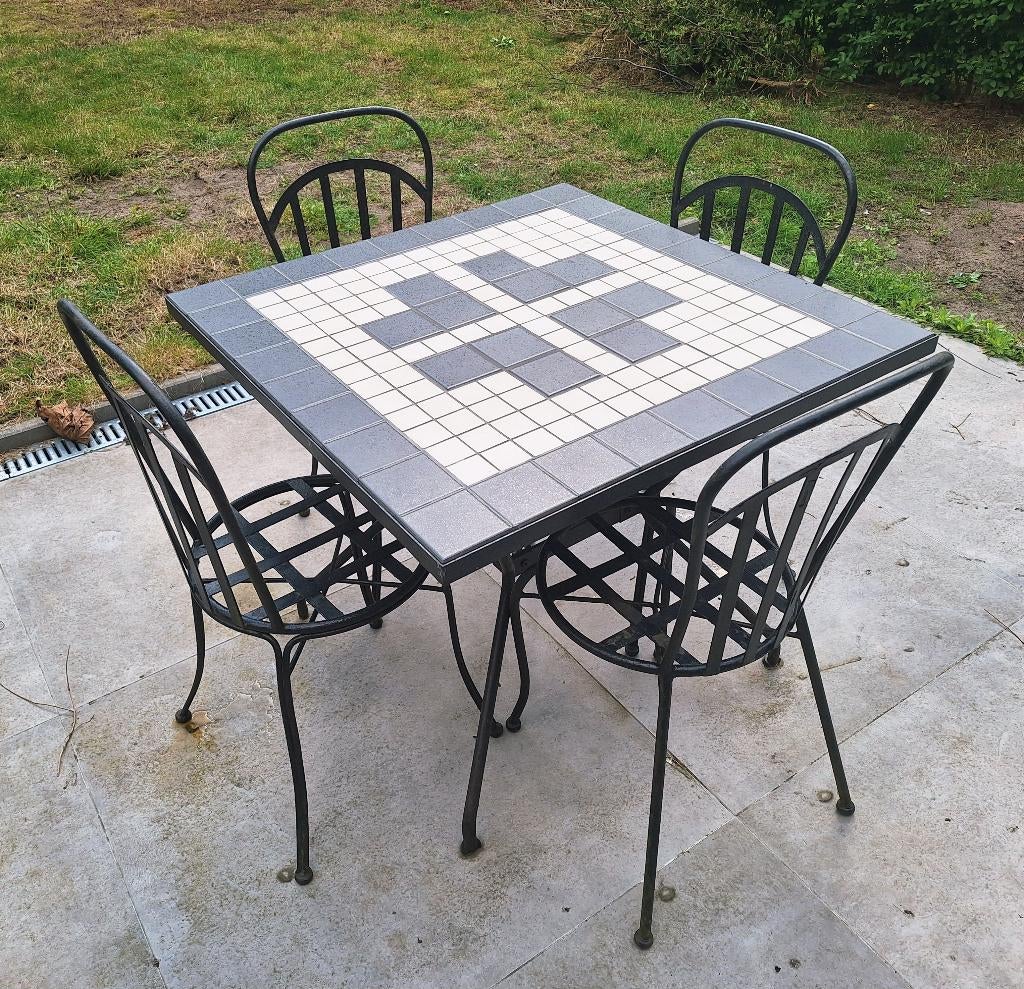 Gietijzeren terrastafel met betegeld tafelblad, Enlèvement, Utilisé, Carré, Métal