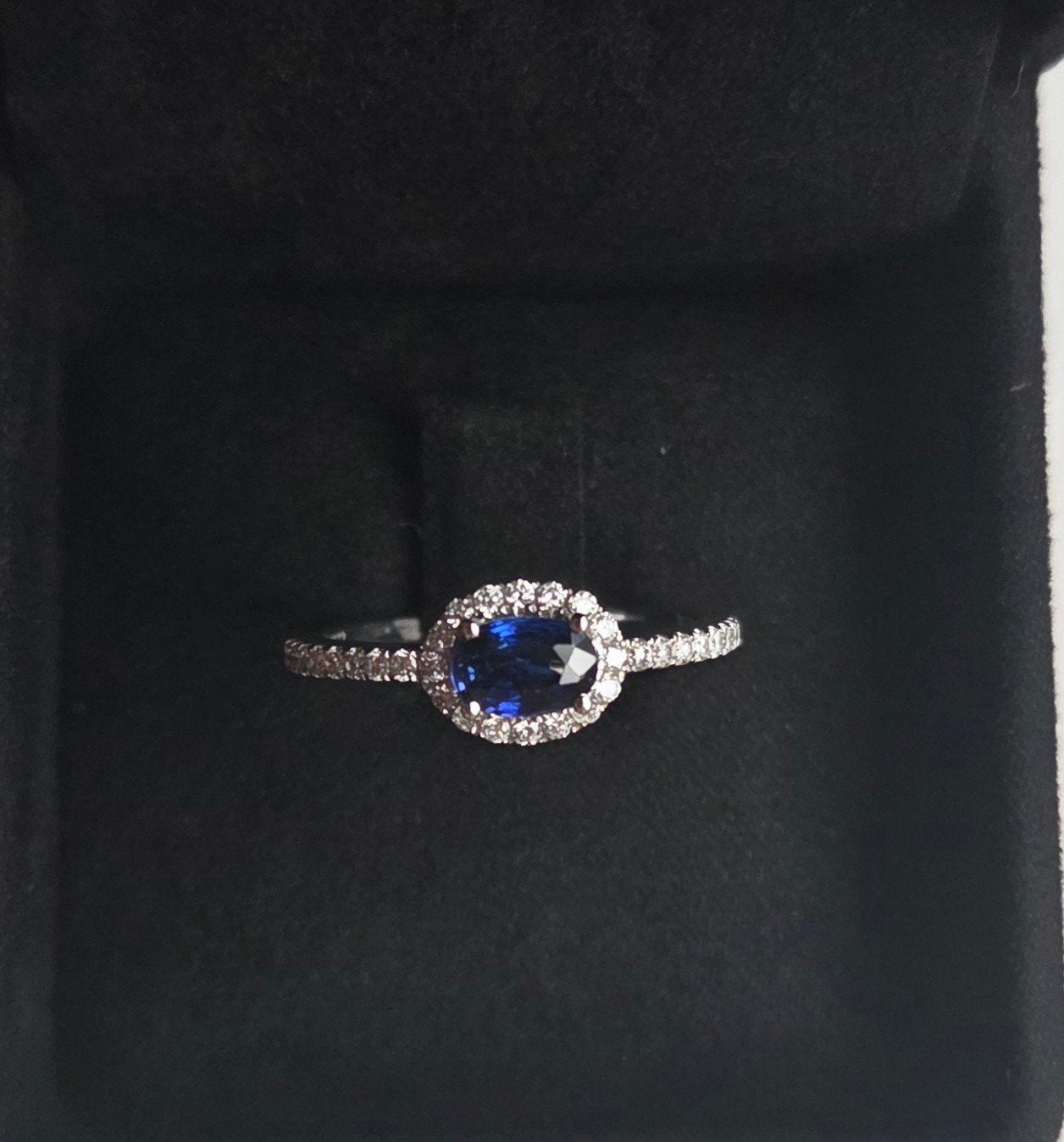 Ring 18kt white gold with natural sapphire & diamonds, Ophalen