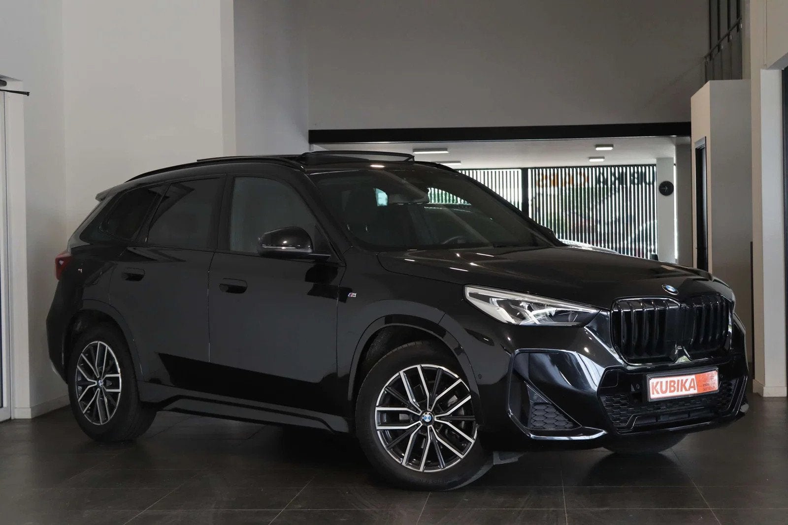 BMW X1 X1 1.5iAS sDrive18 M-Pack CruiseC Pano Garantie*, Autos, Achat, Entreprise, 5 portes, 5 places