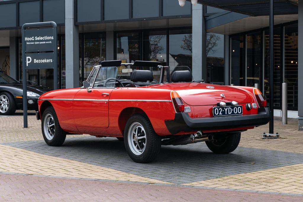 MG B 1.8 LHD - Fully restored (bj 1975), Auto's, Zwart, Bedrijf, Handgeschakeld, 2 zetels