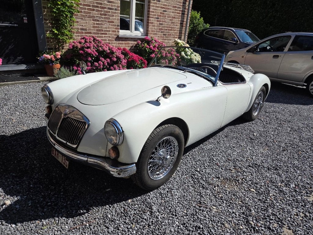 MAI 1600, Cuir, 82 kW, Boîte manuelle, Noir