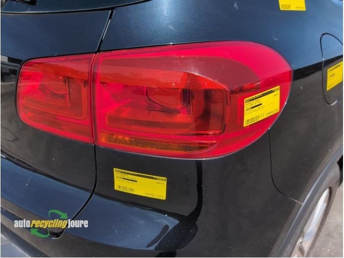 Feu arrière droit d'un Volkswagen Tiguan, -, Volkswagen, -, 3 mois de garantie
