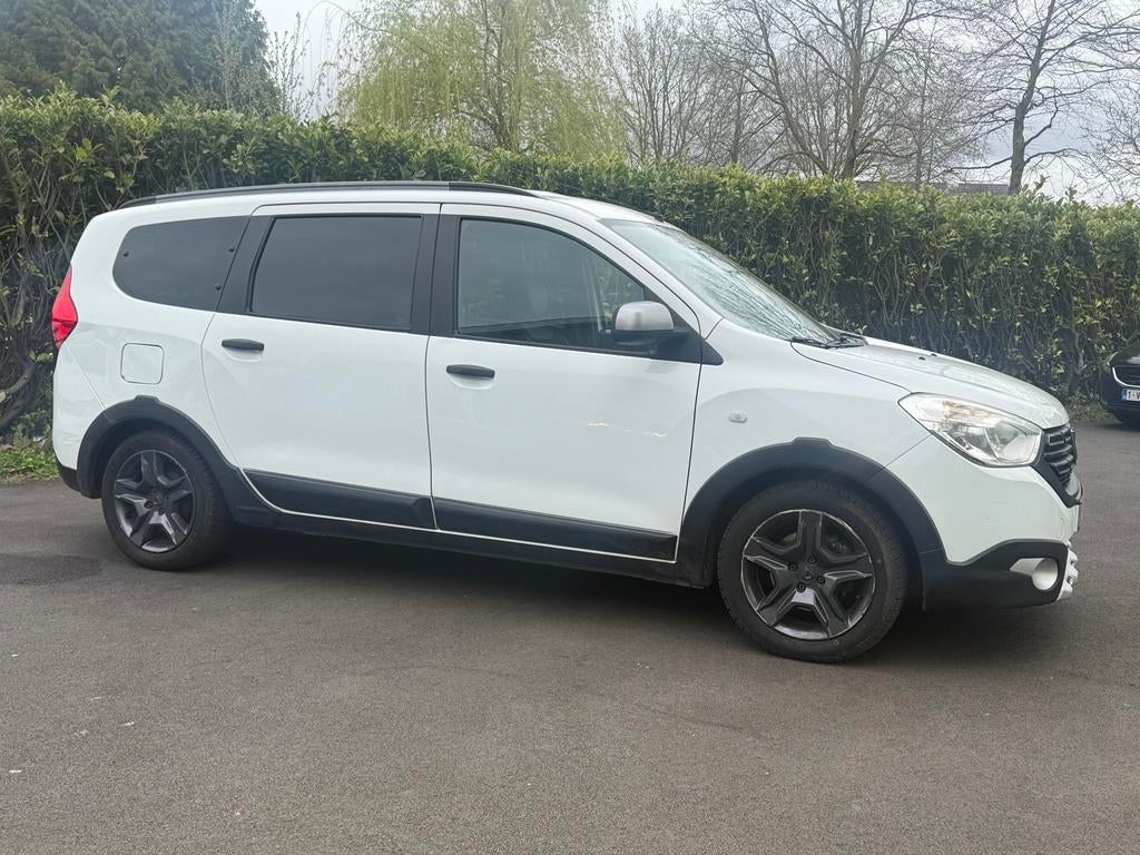 Dacia lodgy , 210000 km, diesel 1.6, Auto's, Dacia, Voorwielaandrijving, 4 cilinders, 1600 cc, 5 deurs
