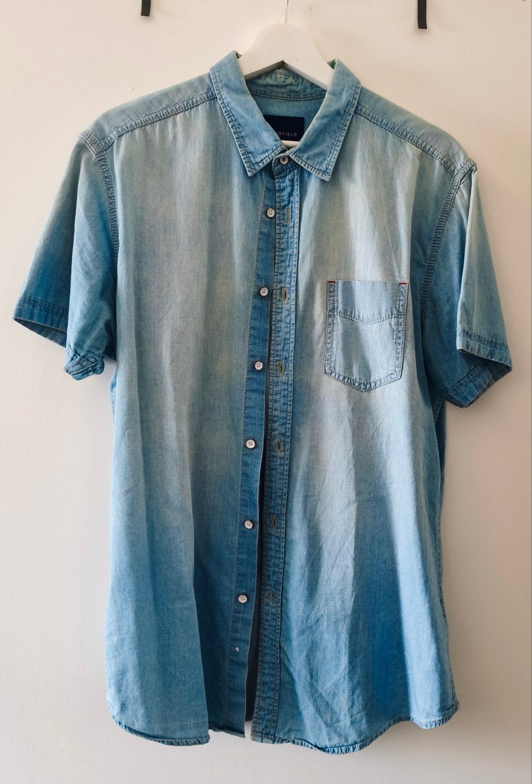Jeans hemd, Enlèvement