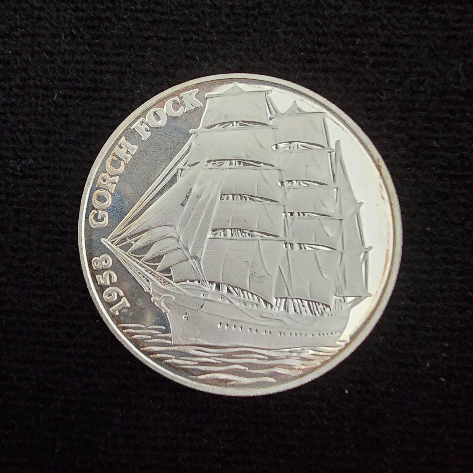 Duitse medaille 1995 Gorch Fock briljante zeilboot, Ophalen of Verzenden