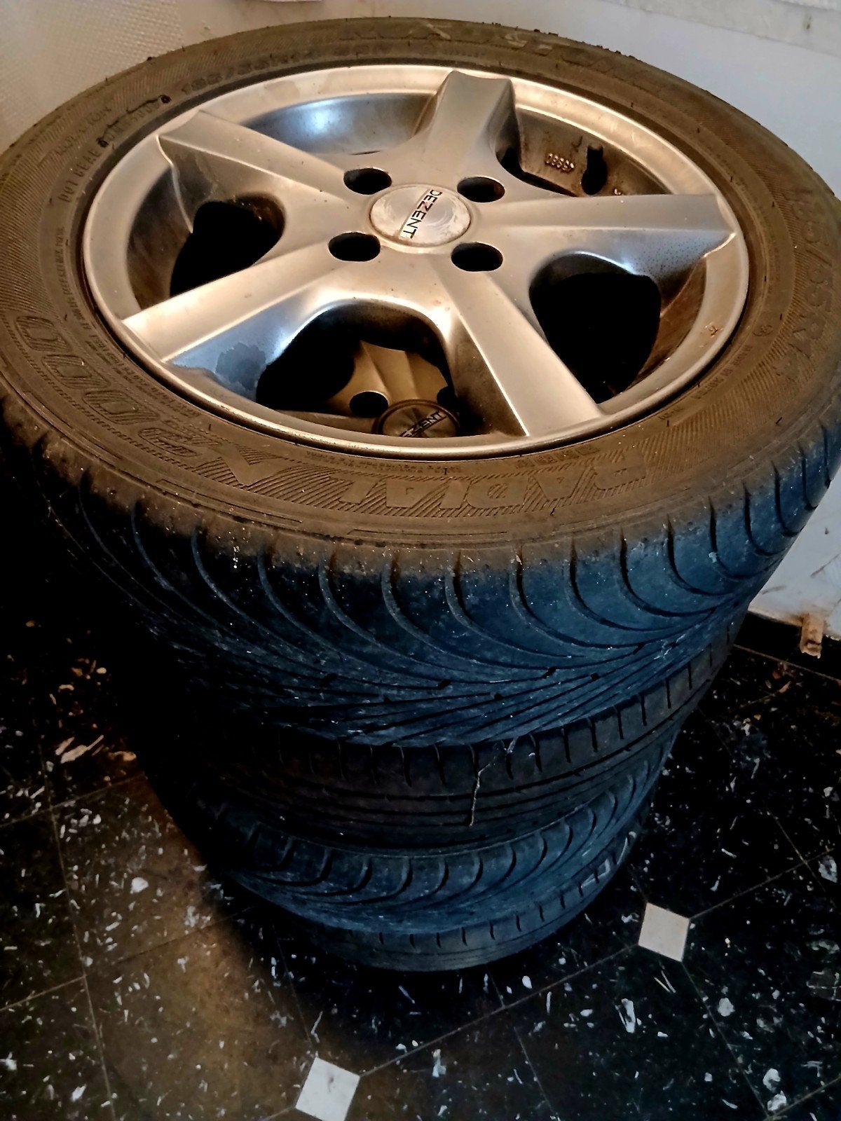 Jantes et pneus DEZENT R14 x 4, Enlèvement