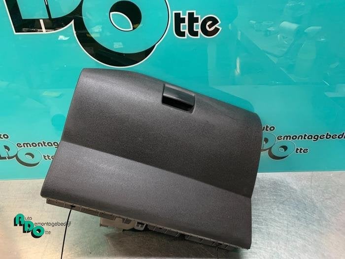 Boîte à gants d'un Peugeot Partner (Partner 08-), -, 3 mois de garantie, Utilisé, -