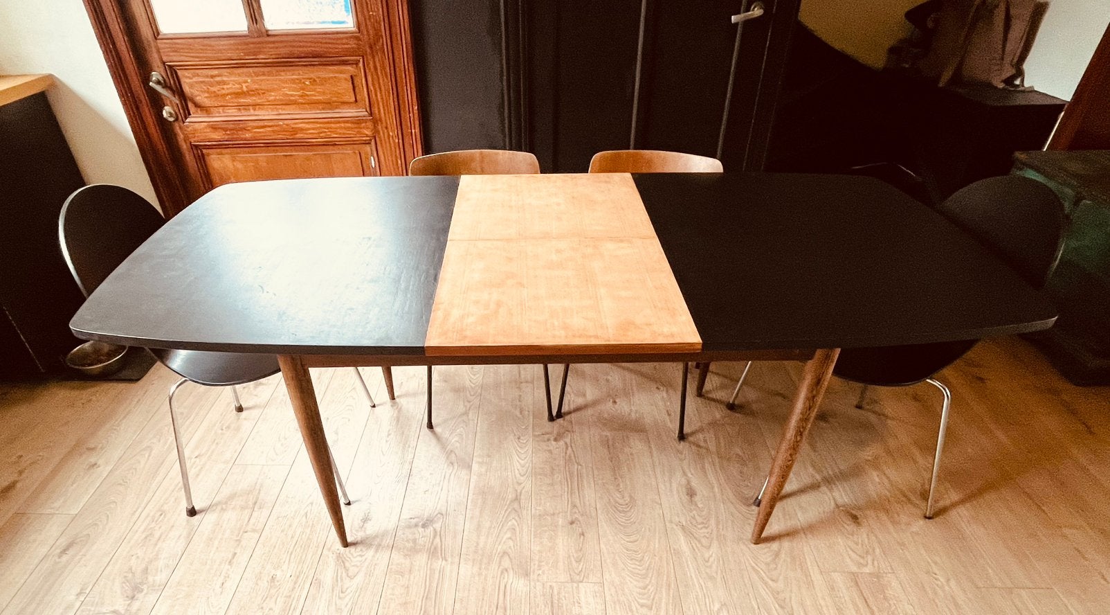 Jolie table vintage Danoise /design scandinave, Maison & Meubles, Tables | Tables à manger, 150 à 200 cm, Cinq personnes ou plus