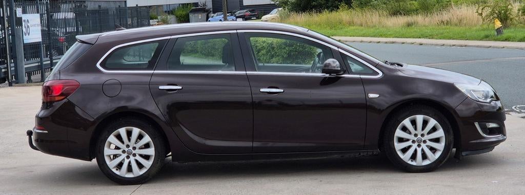 Opel astra 13cdti 230mkm cuir clima gps 2012. 2200€, Autos, Opel, Cuir, Euro 5, Achat, Boîte manuelle