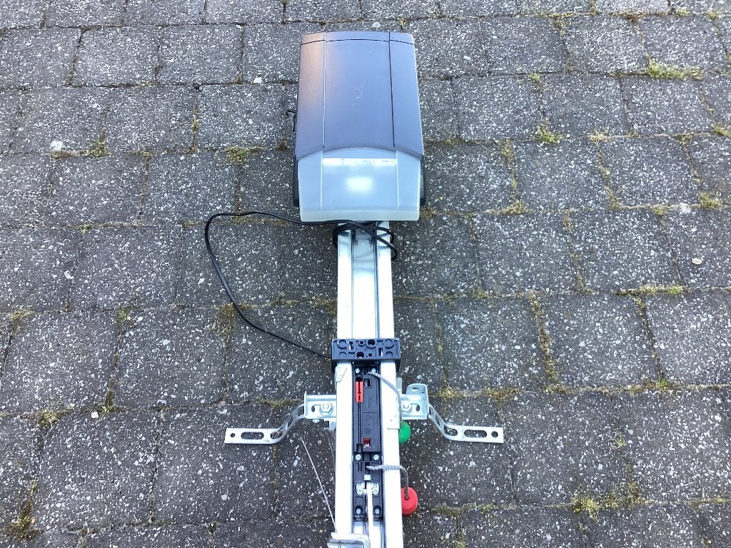 Motor poort, Doe-het-zelf en Bouw, Ophalen, Zo goed als nieuw, Elektromotor