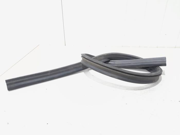Caoutchouc capot d'un Audi A4, -, 3 mois de garantie, Audi, Utilisé