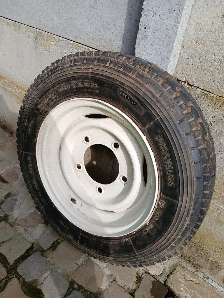 Pneu Michelin sur jante., Articles professionnels, Enlèvement
