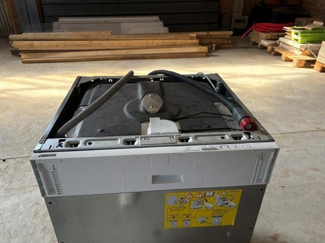 Vaatwasser Zanussi, Elektronische apparatuur, Ophalen, Nieuw, Inbouw